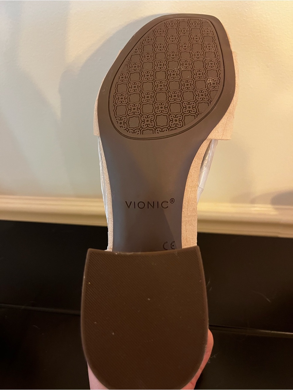 Vionic Chardonnay Block Heel Sandals with Buckle - Picture 3 of 6